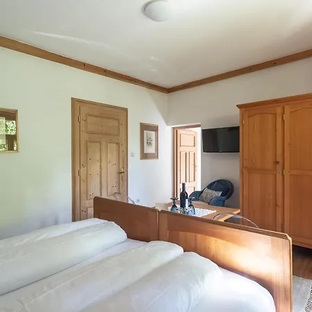 Schloss-castel Pienzenau - Guestrooms & - B&b-hotel & Restaurant Penzion